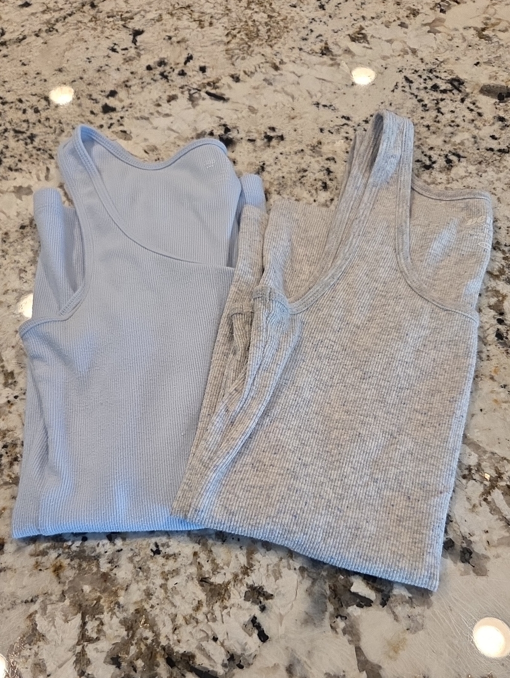 Gap And Old Navy Tank Tops/read Description